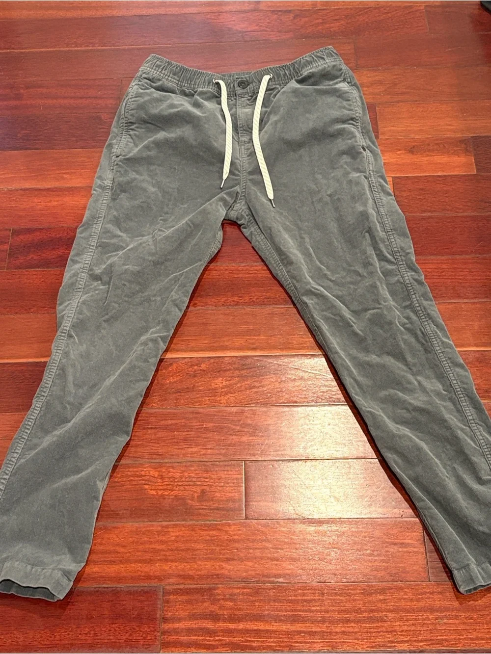 Vuori Optimist Pants Men's Medium Grey Corduroy Performance Comfort Casual